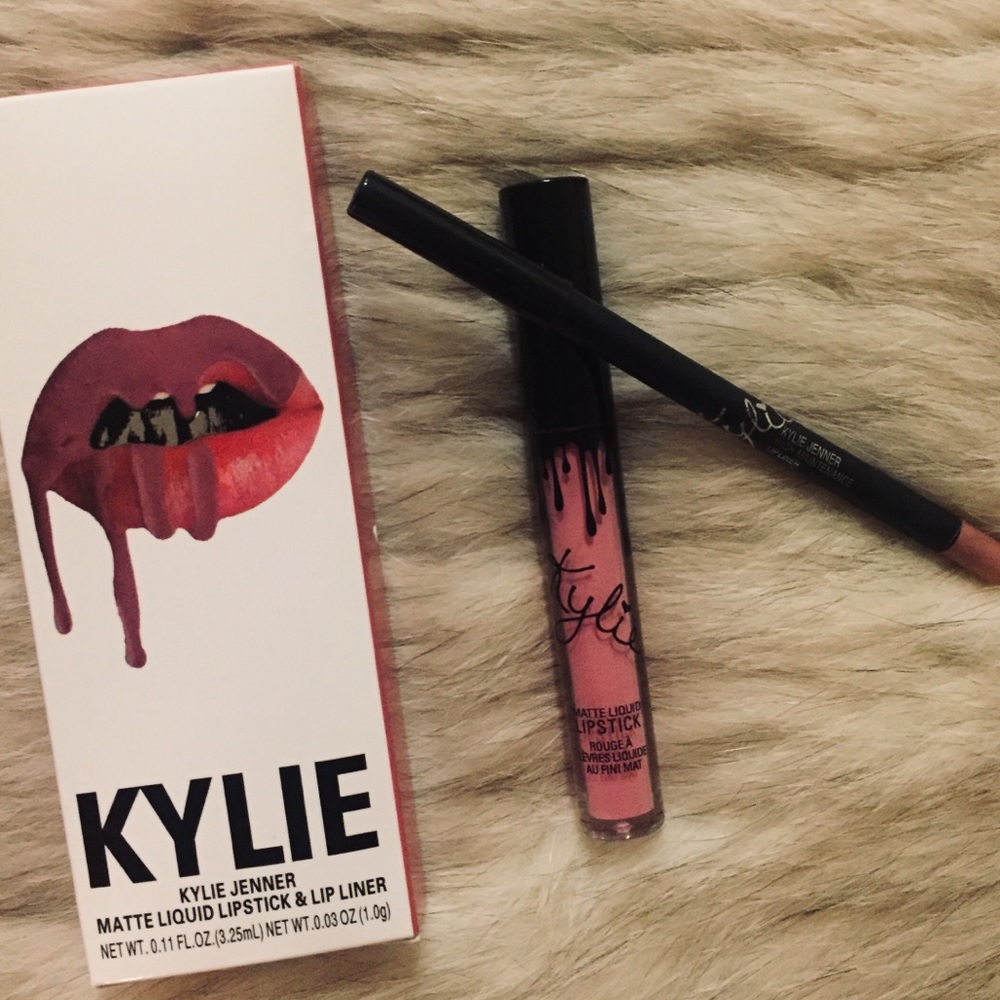 KYLIE LIP KIT